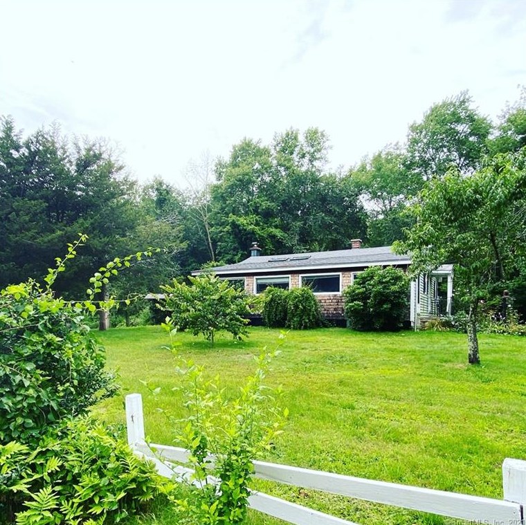 761 Mashamoquet Rd, Pomfret Center, CT 06259