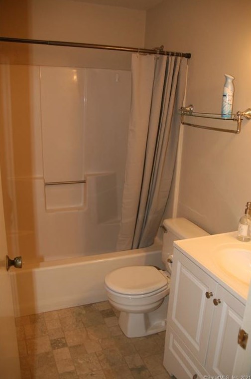 60 Crystal Ln, Storrs Mansfield CT  06268-1169 exterior