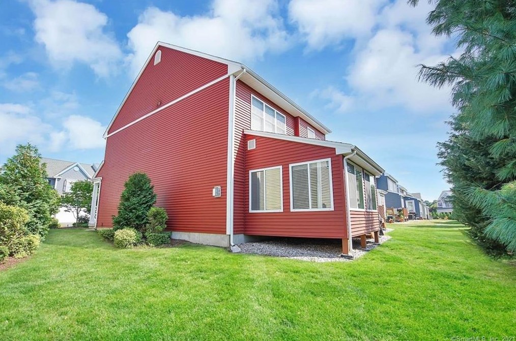 59 Bridlewood Ln, Vernon CT  06066-4558 exterior