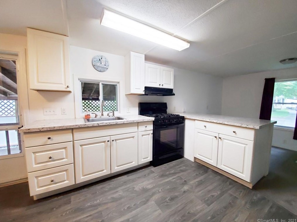 3 Raven Rd, Colchester, CT 06415