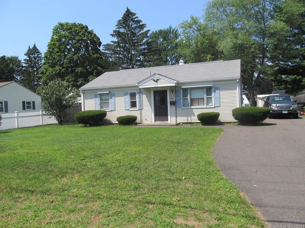 209 Southwest Ave, Windsor Locks, CT 06096
