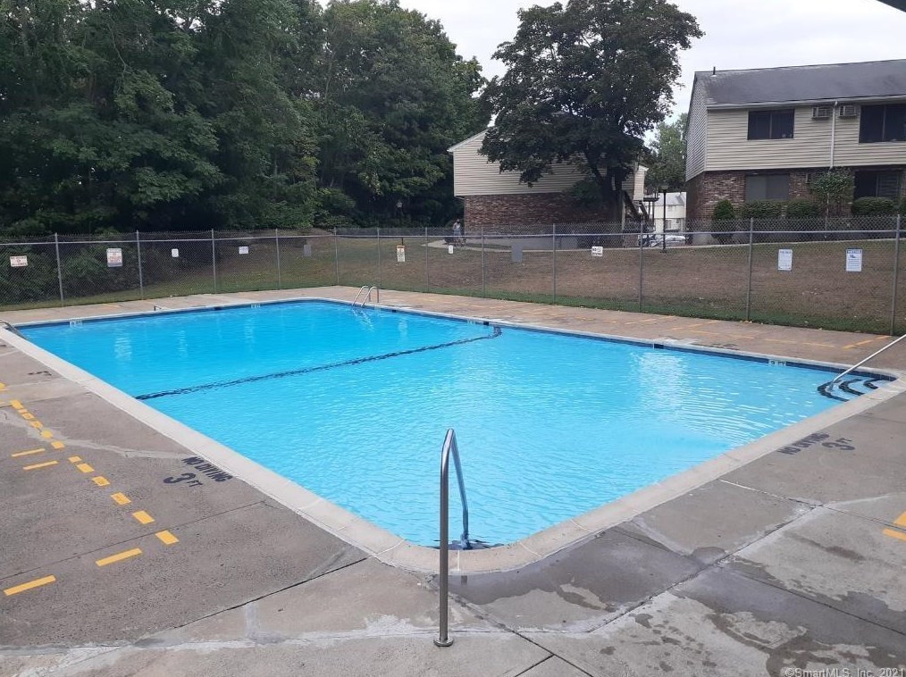 216 Blackstone Vlg, Meriden CT  06450-2405 exterior