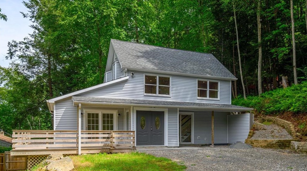 31 Laurel Trl, Sandy Hook CT  06482-1243 exterior