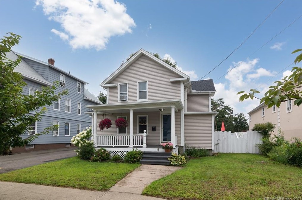 19 Washington St, Wallingford, CT 06492