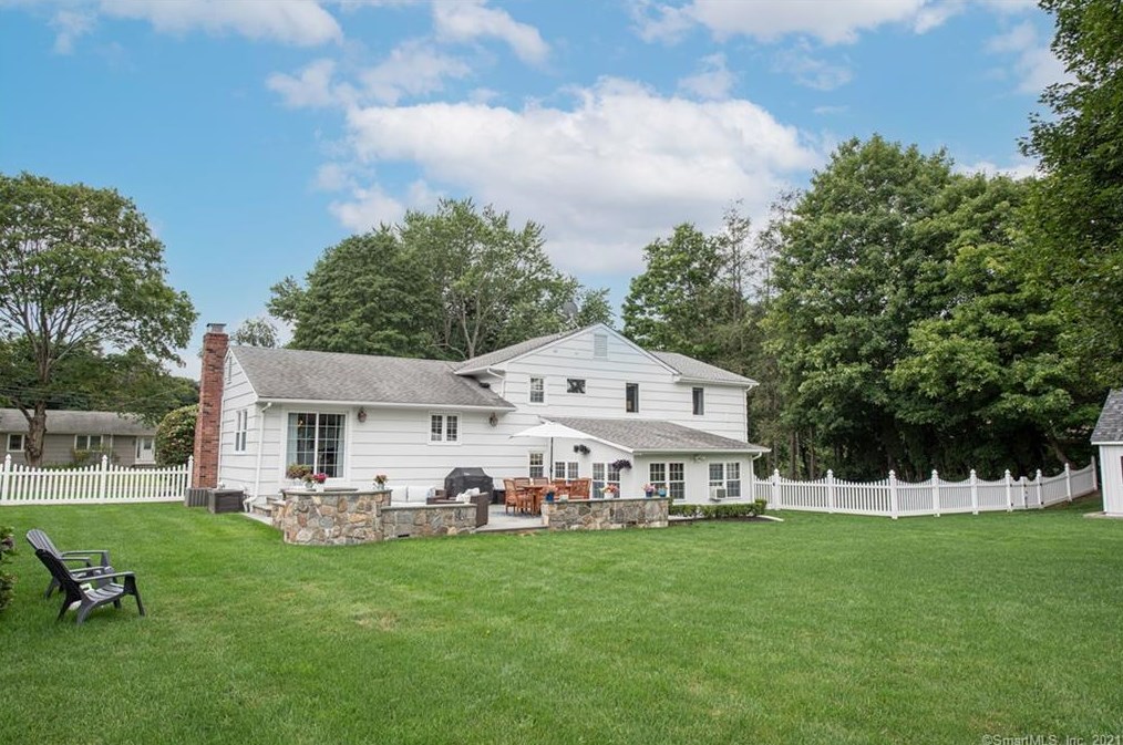 44 Lota Dr, Fairfield, CT 06825-3603