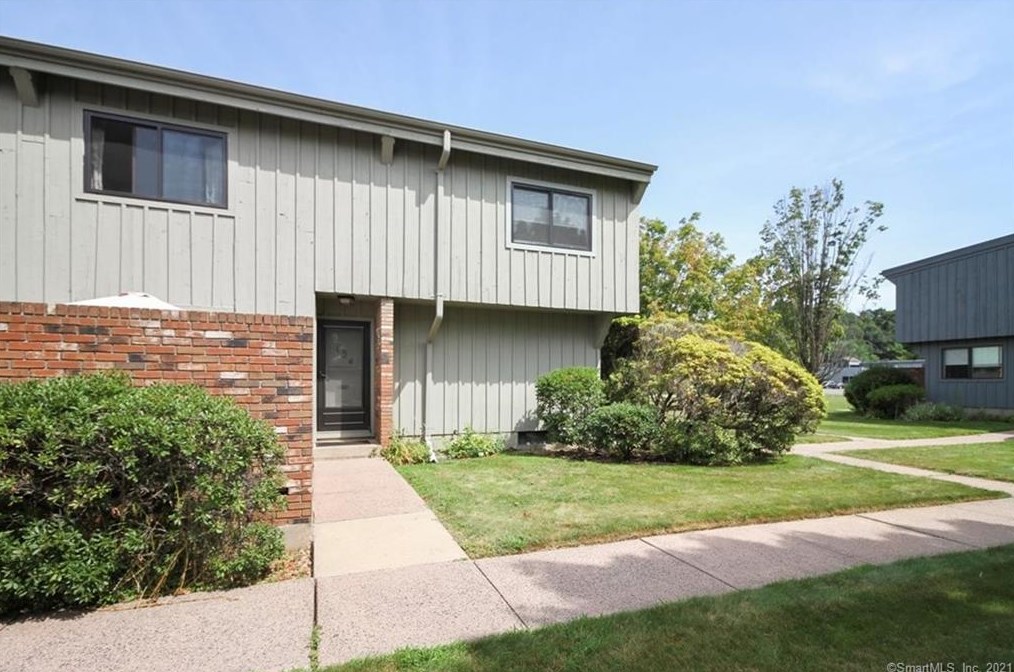 124 Webster Ct, Hartford, CT 06111-5124