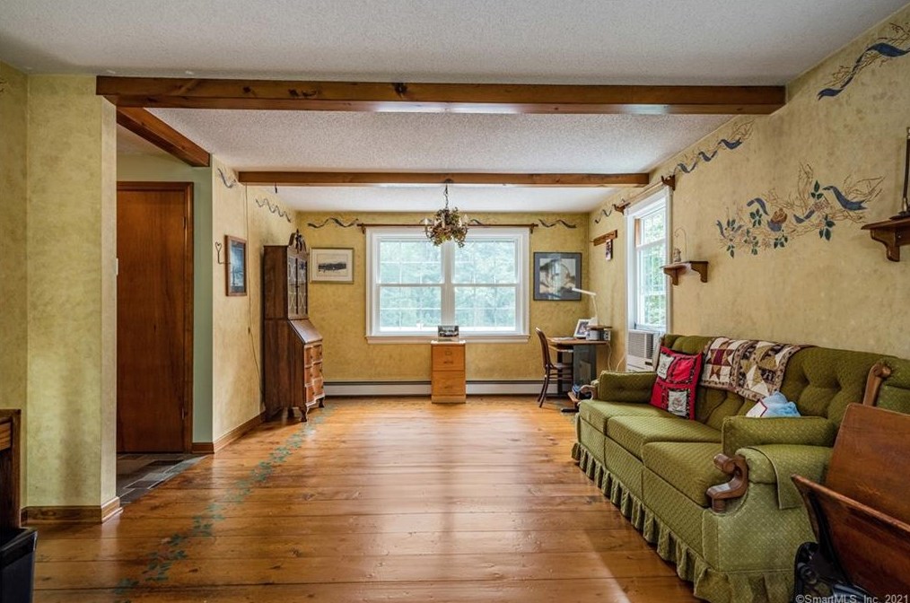 76 Ironworks Rd, Clinton CT  06413-1226 exterior