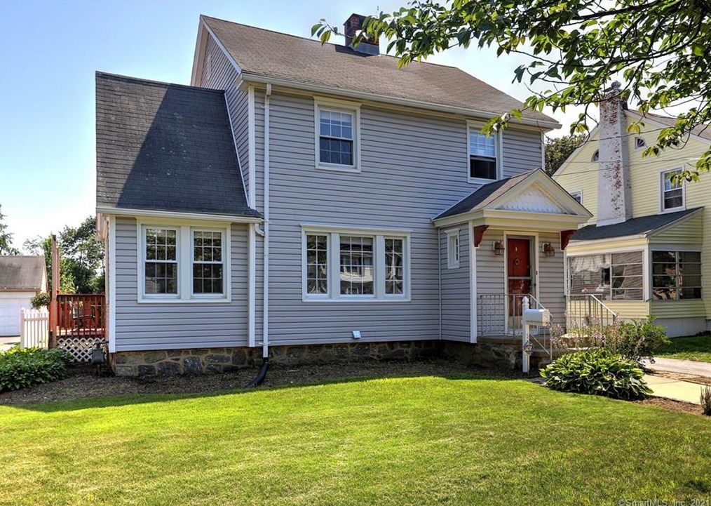 135 Placid Ave, Stratford, CT 06615-6651