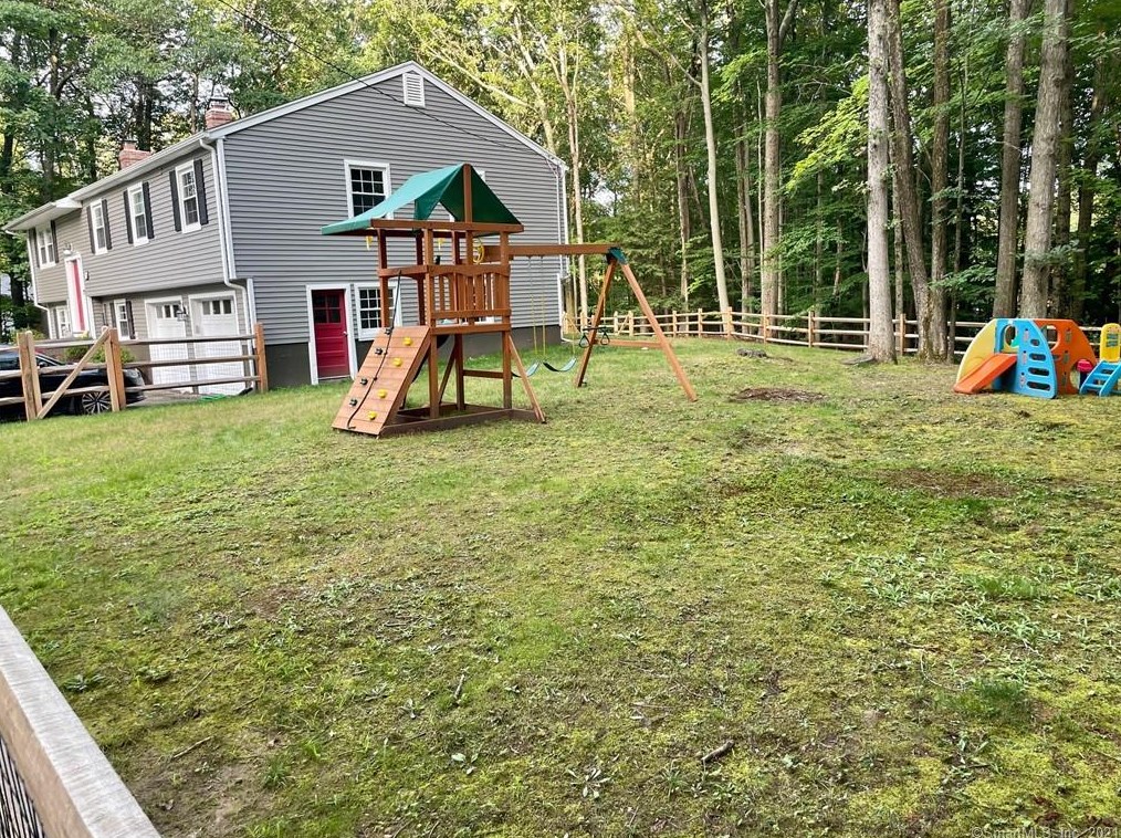 17 Bob White Way, Simsbury CT  06089-9767 exterior