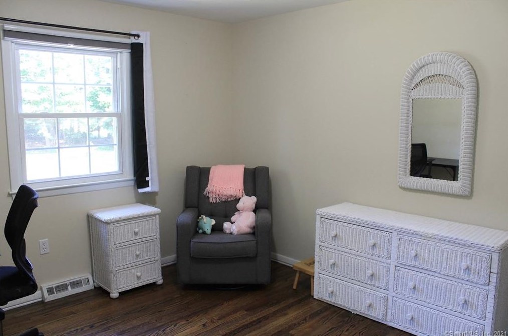 17 Bob White Way, Simsbury CT  06089-9767 exterior