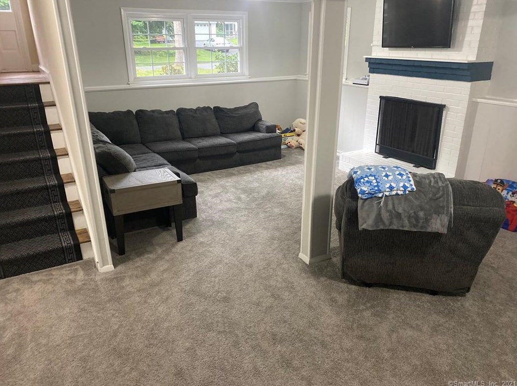 17 Bob White Way, Simsbury CT  06089-9767 exterior