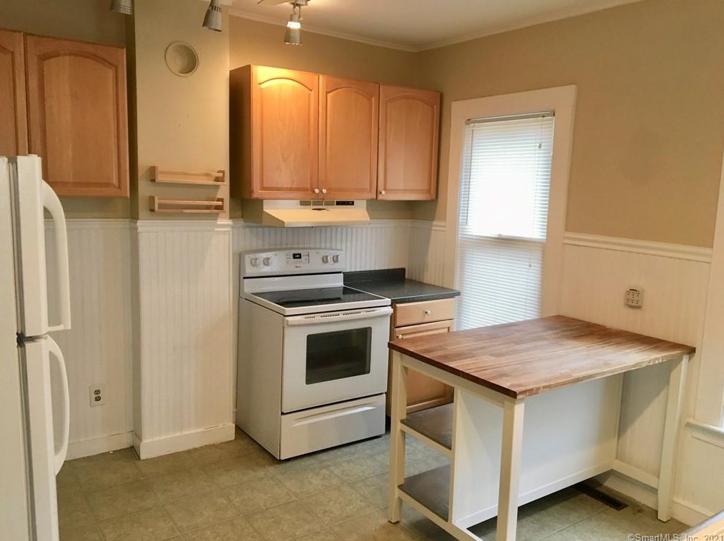 84 S Whittlesey Ave, Wallingford, CT 06492