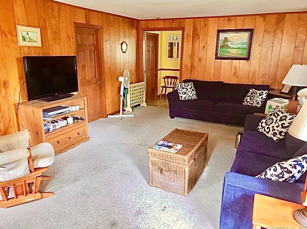 39 Brockett Rd, Niantic, CT 06357