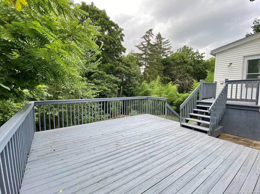 109 Orchard St, Ellington, CT 06029