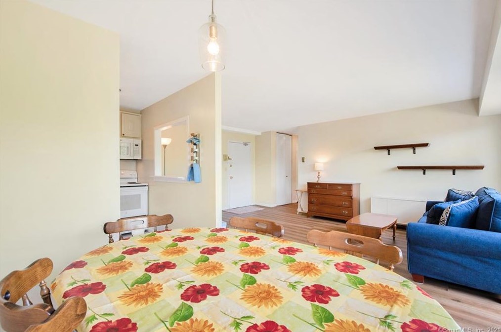 1310 Berlin Turnpike #426, Hartford, CT 06109
