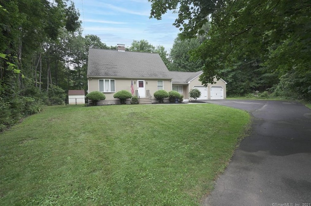 91 Country Ln, Meriden, CT 06451 exterior