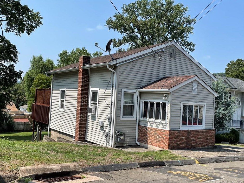 45 Maple Ave, Wallingford, CT 06492-3513