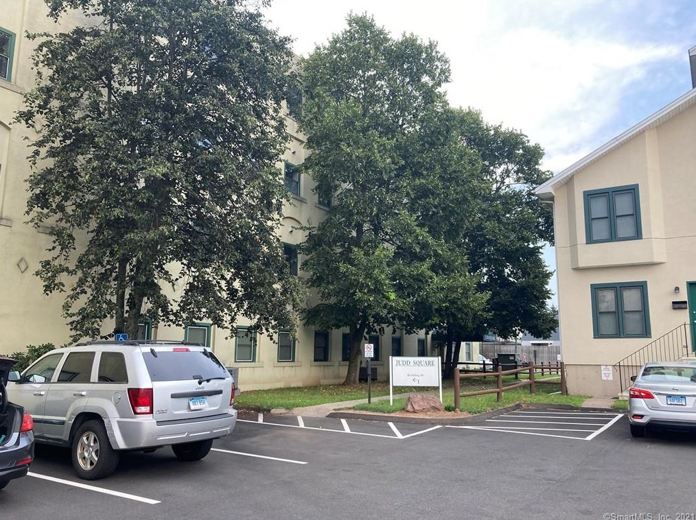 46 S Cherry St Apt 126, Wallingford, CT 06492