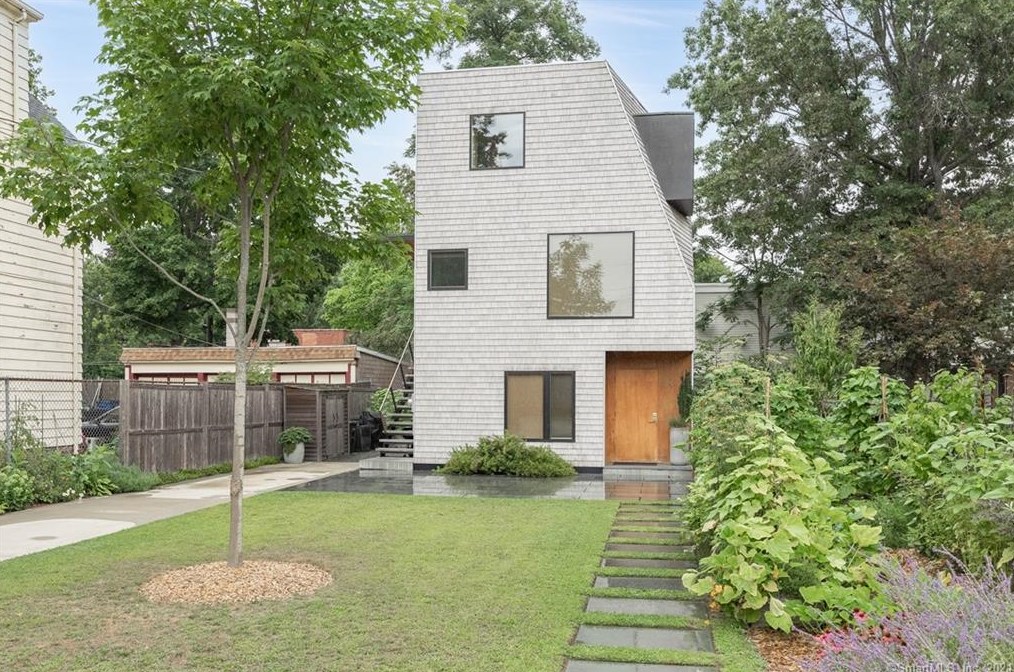 179 Scranton St, New Haven, CT 06511-5218