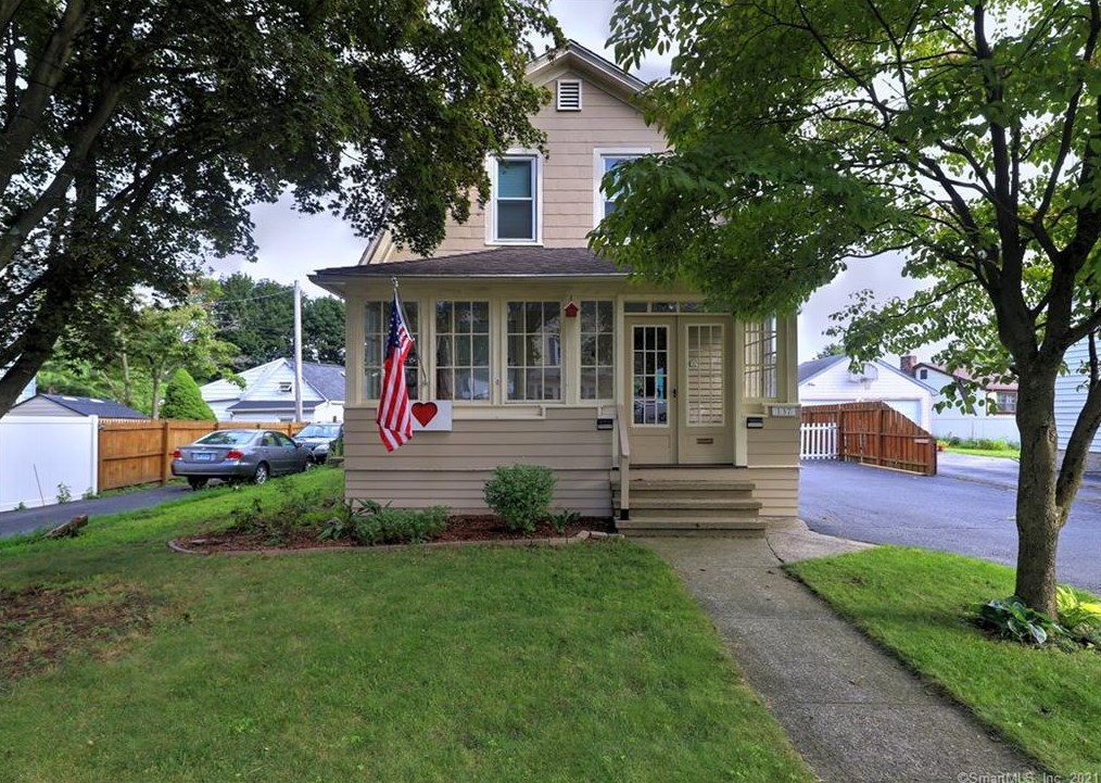 137 Wood Ave, Stratford, CT 06614