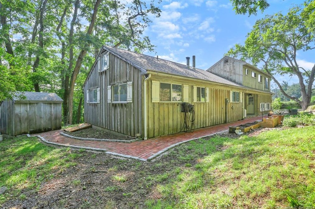 450 Danbury Rd, Wilton, CT 06897