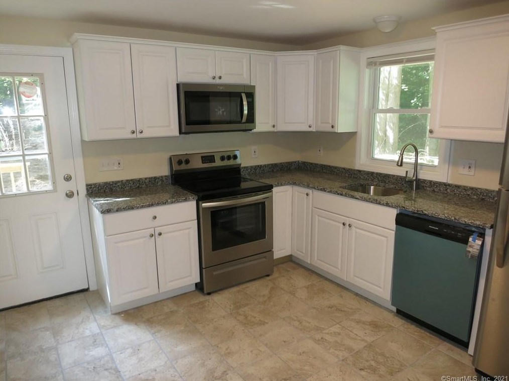 9 Pond Rd, North Franklin, CT 06254