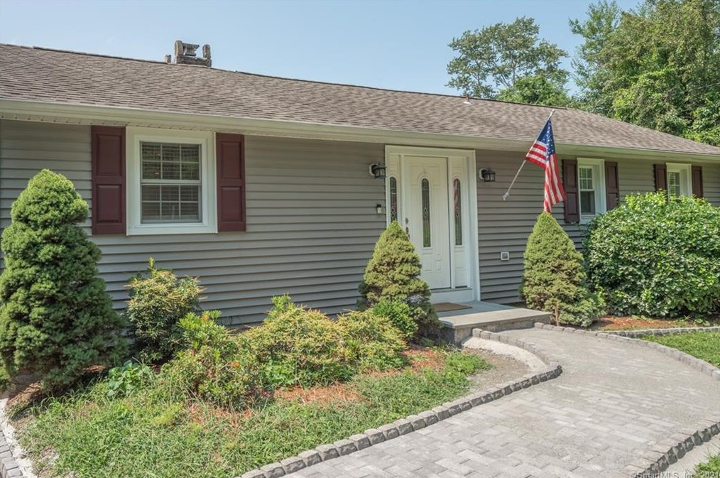 30 Twilight Ln, Brookfield Center, CT 06804