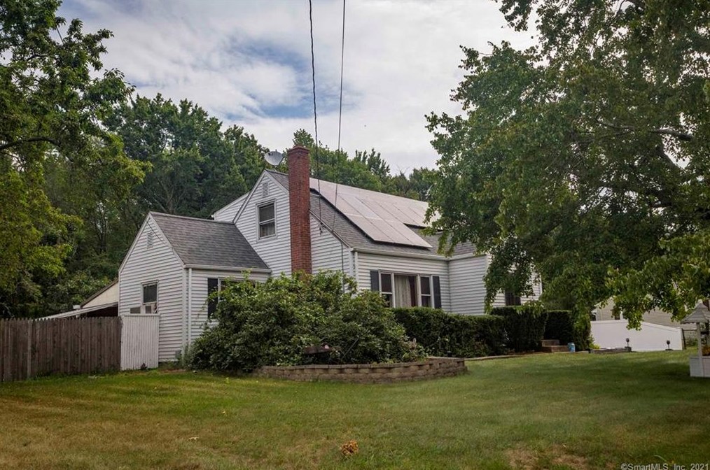 44 Saginaw St, Wapping, CT 06074