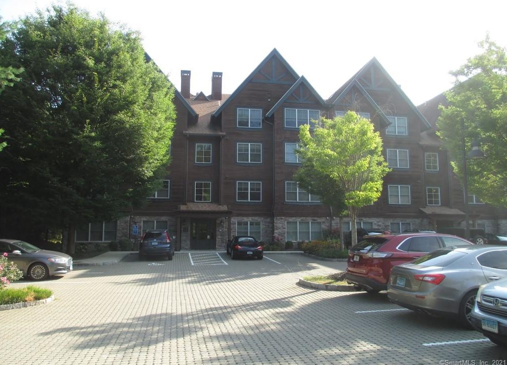 16 Hayestown Rd #a101, Danbury, CT 06811