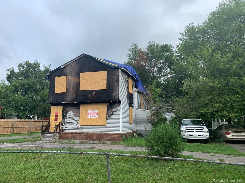 484 Columbus Ave, Stratford, CT 06615