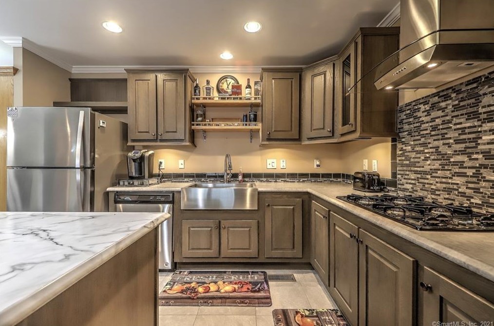 56 Woodland Park, Huntington CT  06484-5347 exterior