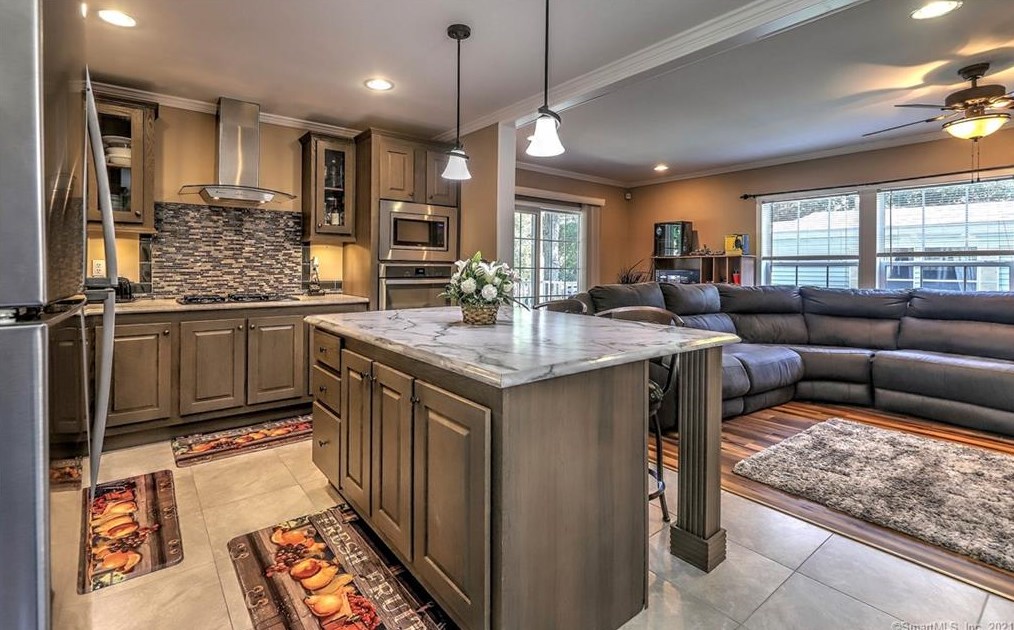 56 Woodland Park, Huntington CT  06484-5347 exterior