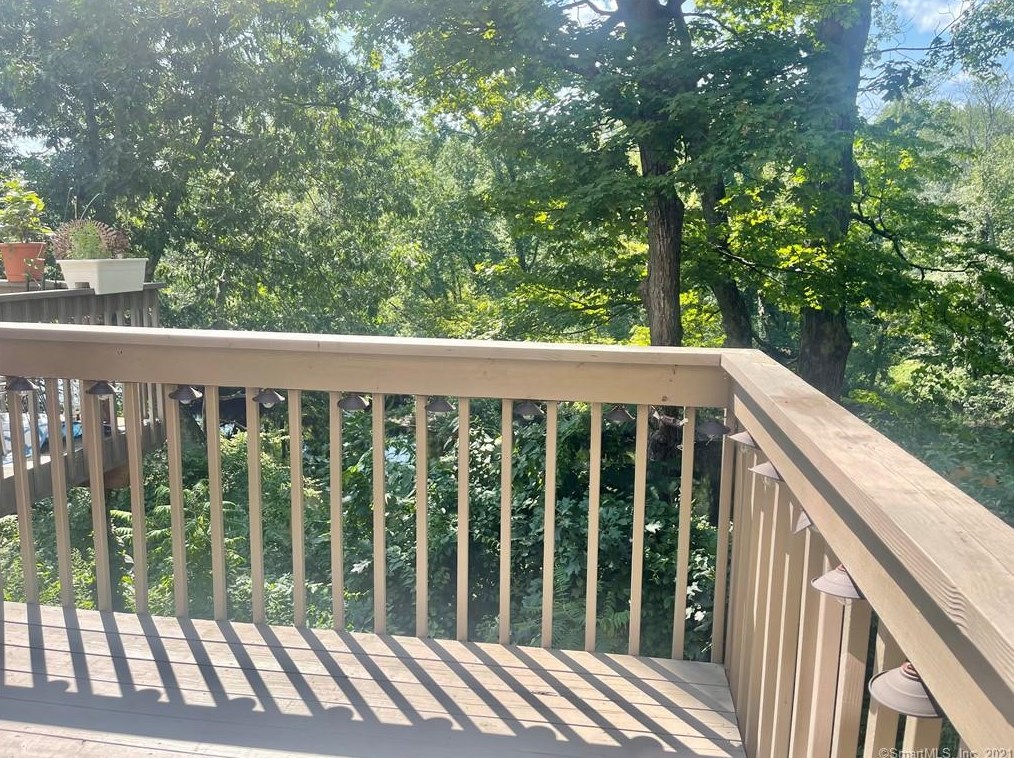 36 Wood Duck Ln, Simsbury CT  06081-9667 exterior