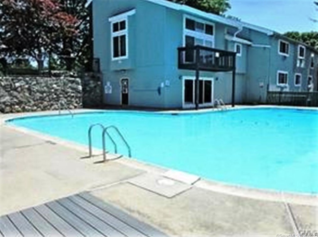 77 Ameridge Dr Unit 77, Bridgeport, CT