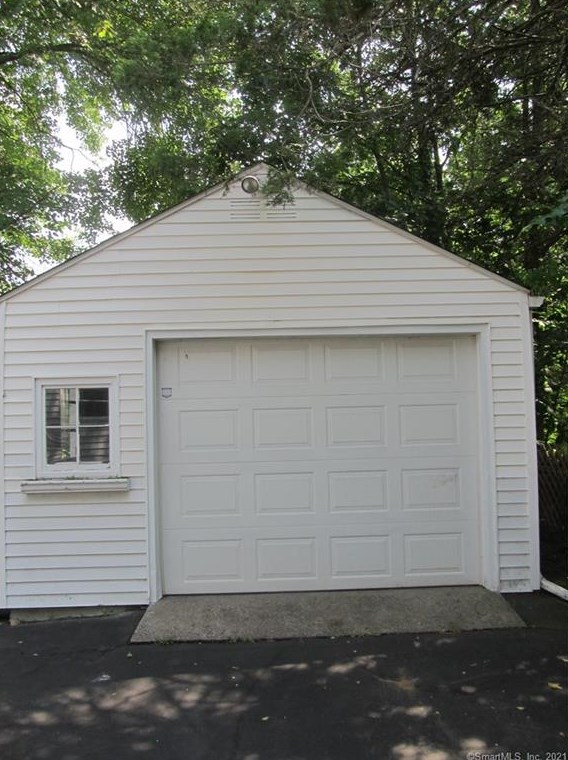 342 Country Club Rd, New Britain, CT 06053