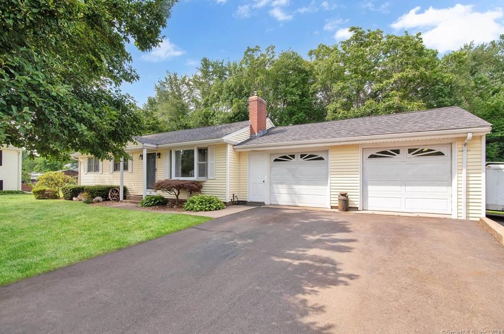 28 Lin Sal St, Windsor Locks, CT 06096