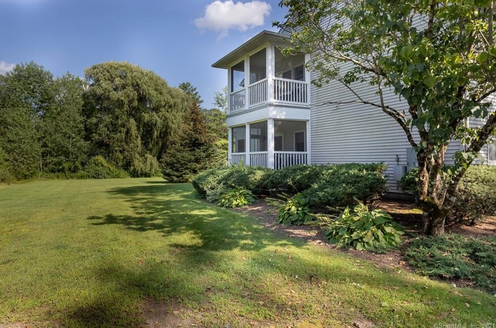 80 N Elm St #2a, Canaan, CT 06018