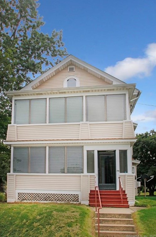 74 Oak St, Meriden CT 06450-5820 exterior