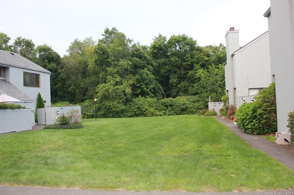 9 Kiwi Corner, Ridgefield, CT 06877