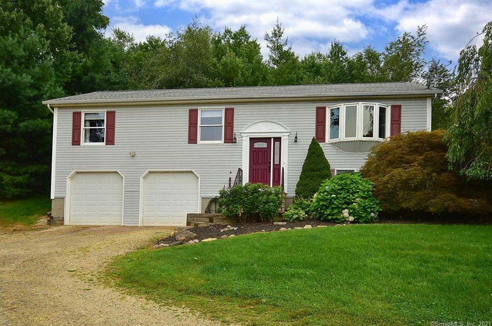 67 1/2 Snipsic Lake Rd, Ellington, CT 06029