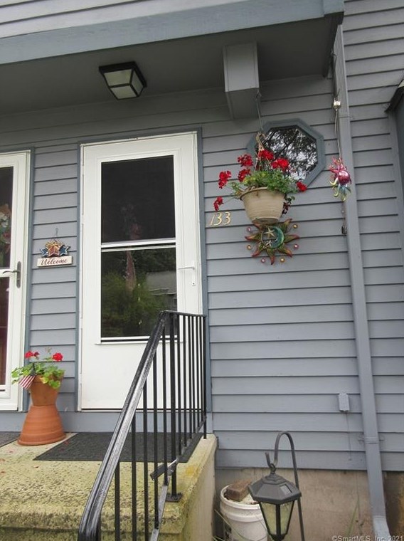 1 Abbott Rd #133, Ellington, CT 06029