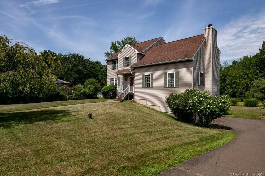 16 Benedict Dr, North Haven, CT 06473