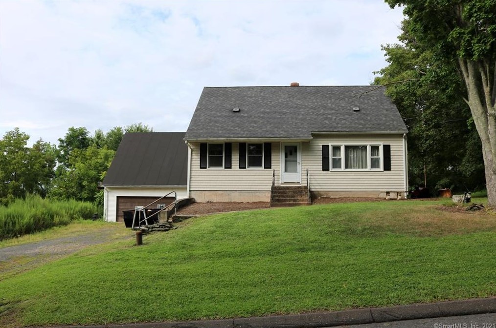 352 Chamberlain Rd, Middletown, CT 06457