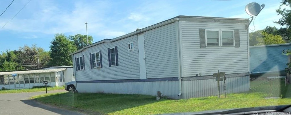 84 Shawnee Rd, Hartford, CT 06118-2536