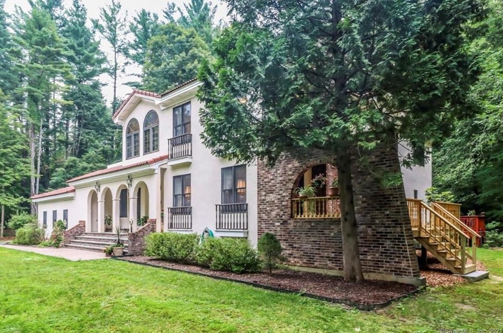 7 Hidden Brook Dr, Brookfield Center, CT 06804