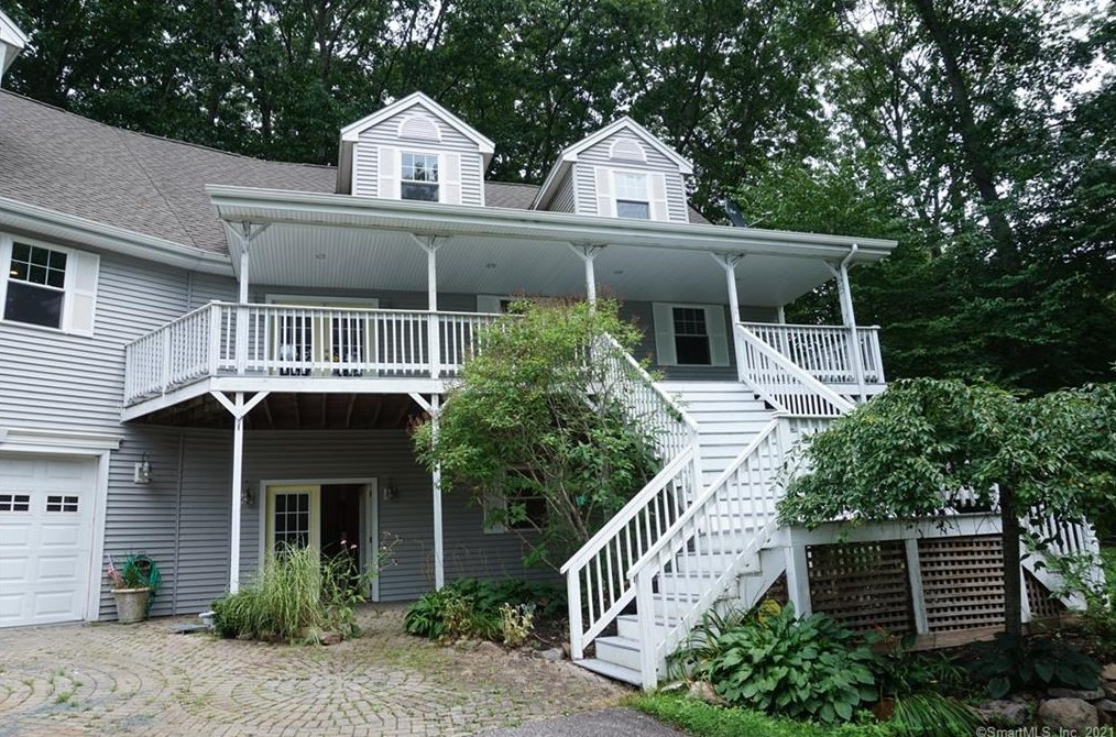 11 Hathaway Rd, East Lyme, CT 06333