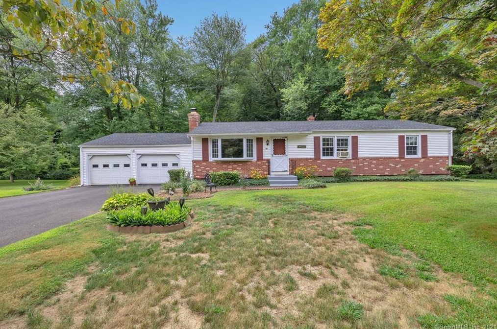 36 Williamsburg Dr, Upper Stepney, CT 06468