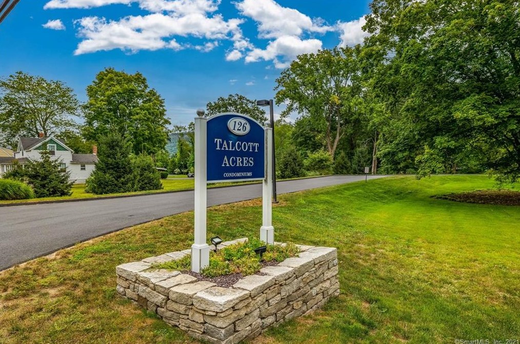 126 Hopmeadow St, Simsbury CT  06089-9696 exterior