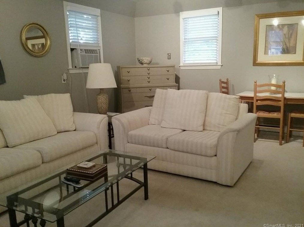 15 Sanford Ln, Stamford, CT 06905