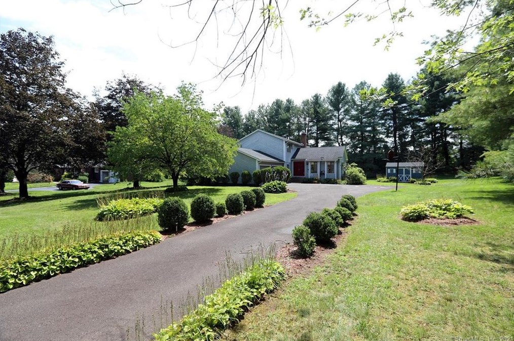 96 Kendrick Ln, Windsor, CT 06095